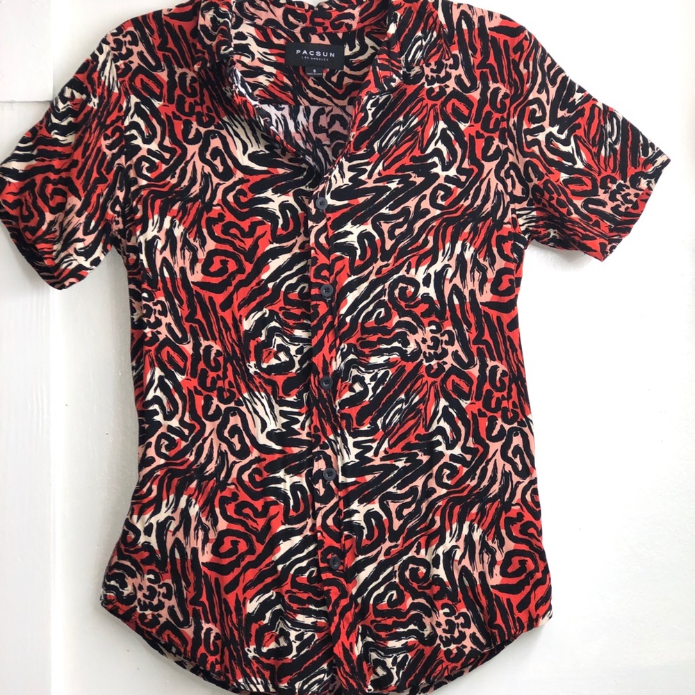 Pacsun. Short sleeves, bottom down shirt, small